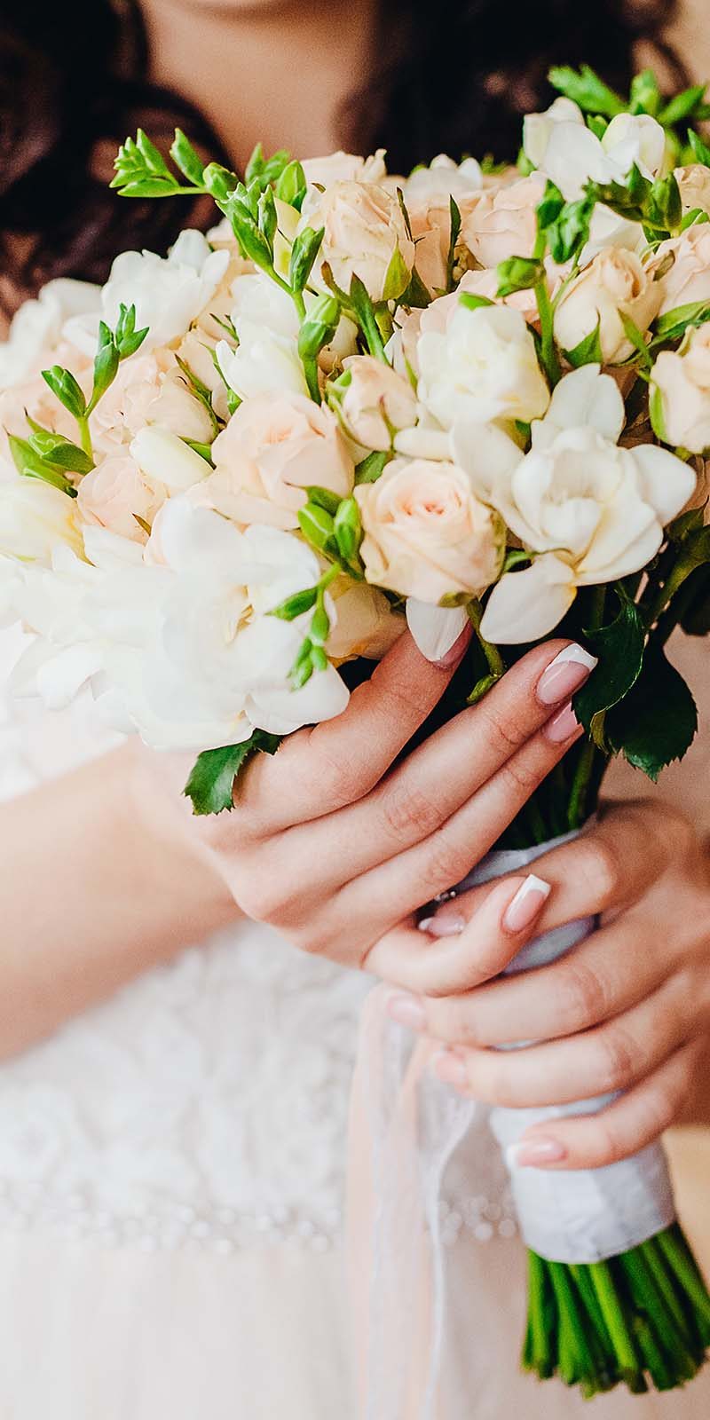 bride-holding-bouquet-JTQFMB4.jpg